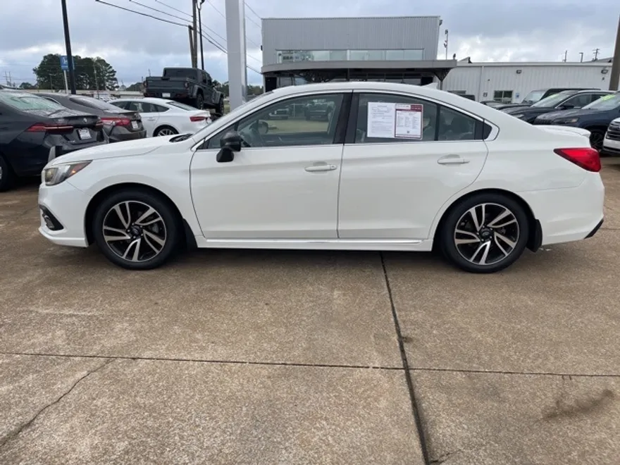 2018 Subaru Legacy 2.5i photo 1