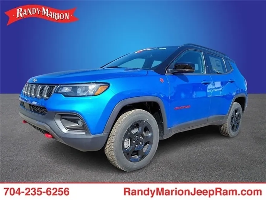 2024 Jeep Compass Trailhawk photo 1