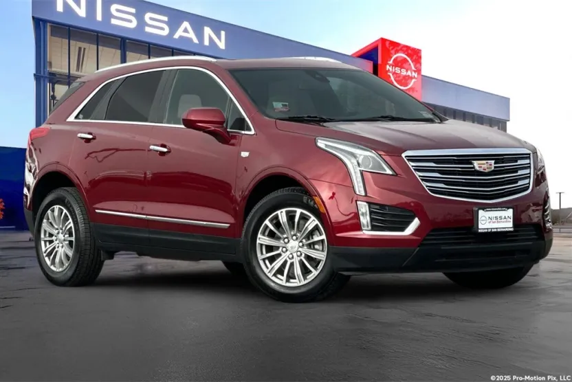 2017 Cadillac XT5 Luxury photo 1