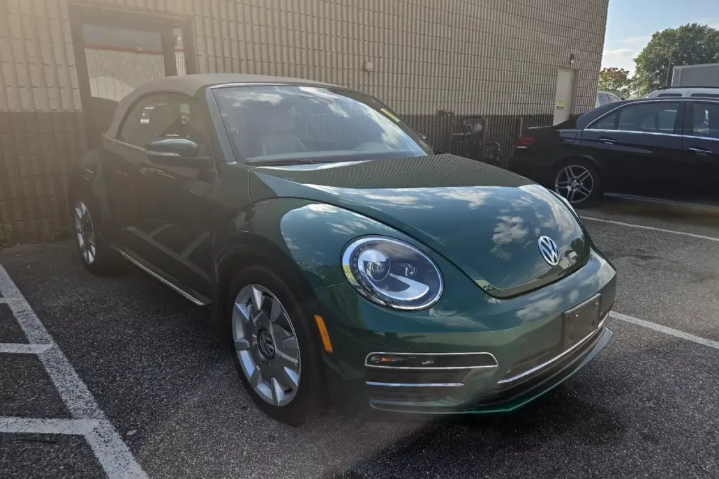 2017 Volkswagen Beetle 1.8T SEL photo 1