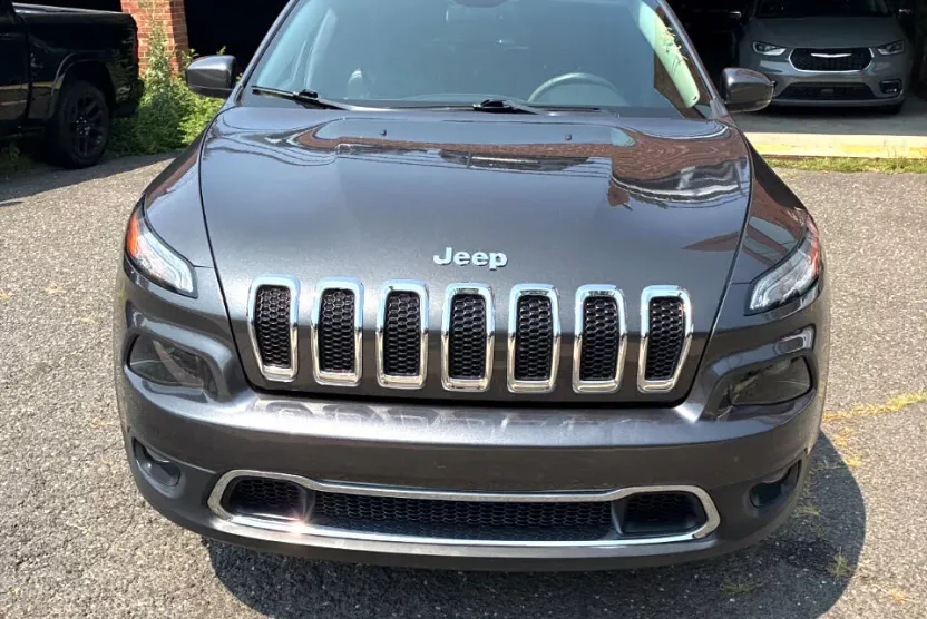2017 Jeep Cherokee Limited photo 1