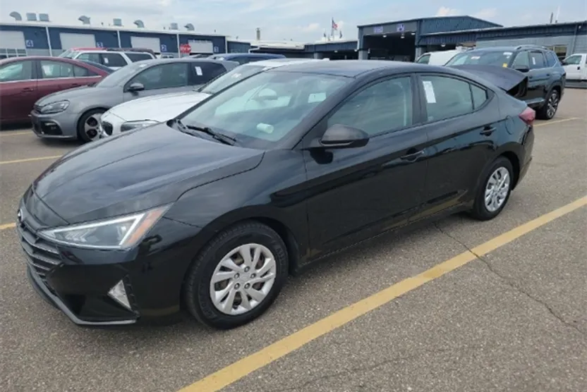2019 Hyundai Elantra SE photo 1