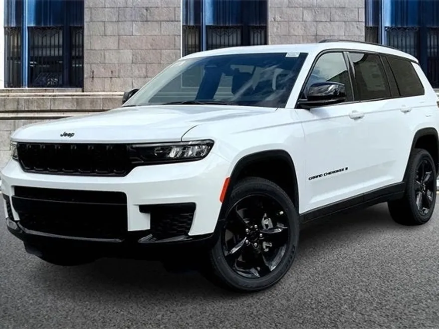 2025 Jeep Grand Cherokee Altitude X photo 2