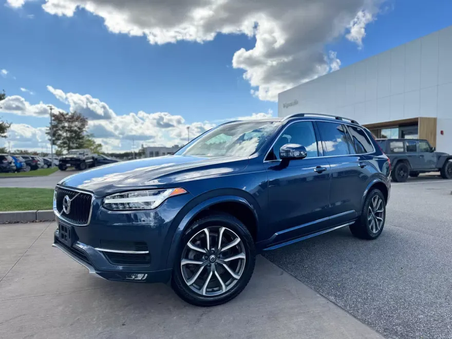 2019 Volvo XC90 T5 Momentum photo 1