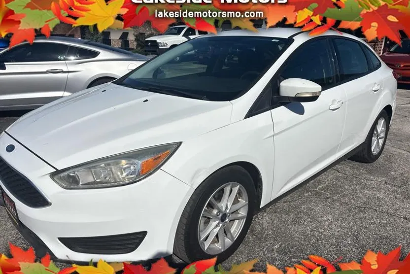 2017 Ford Focus Sedan photo 1