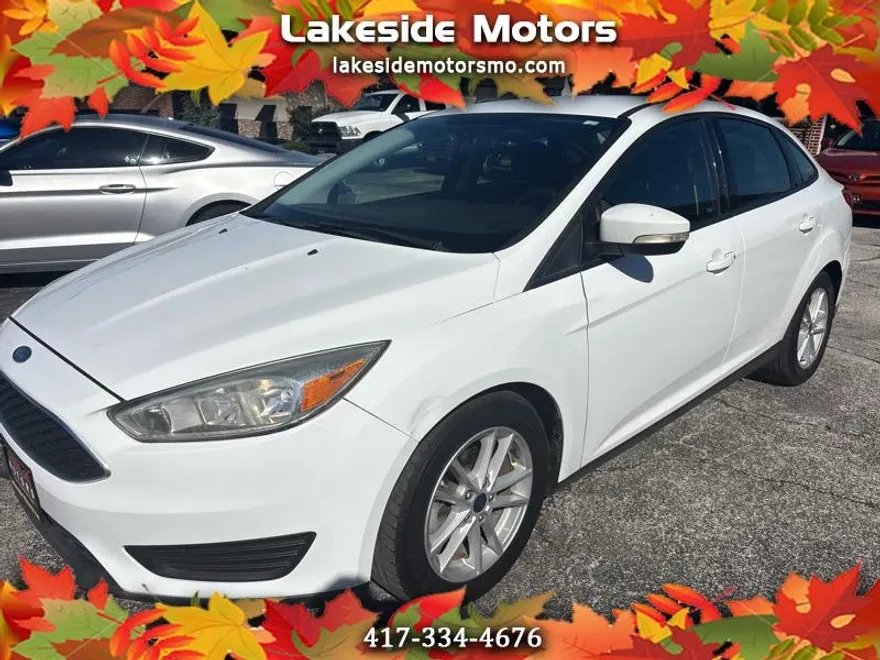 2017 Ford Focus Sedan photo 1