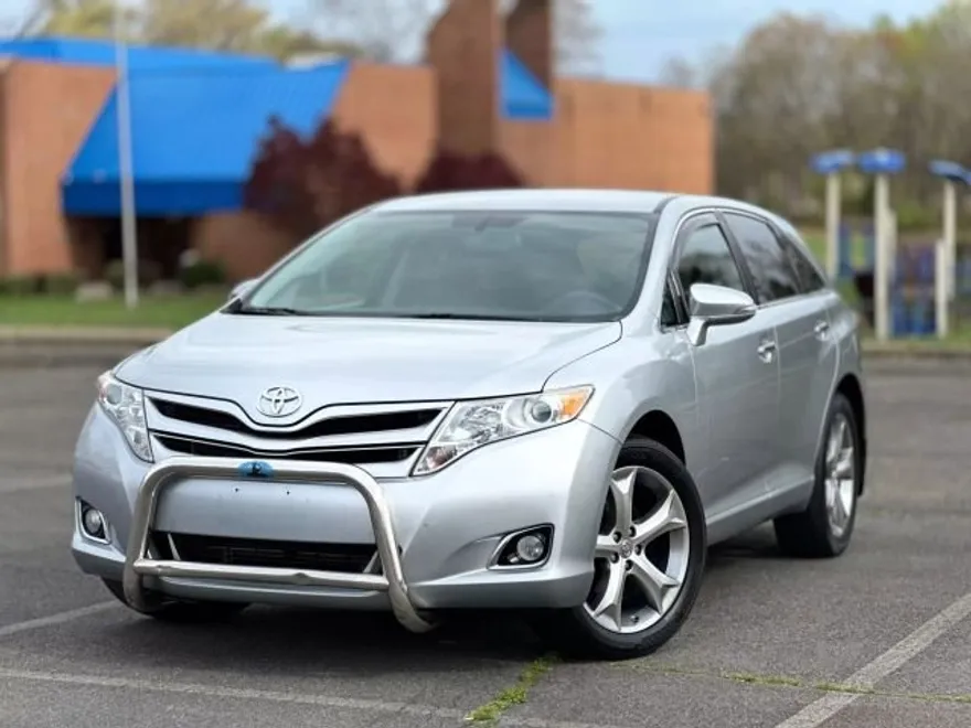 2015 Toyota Venza XLE photo 1
