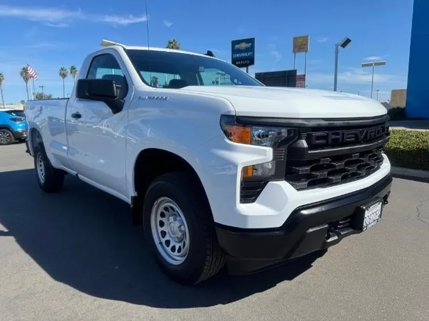 2025 Chevrolet Silverado 1500 photo 1