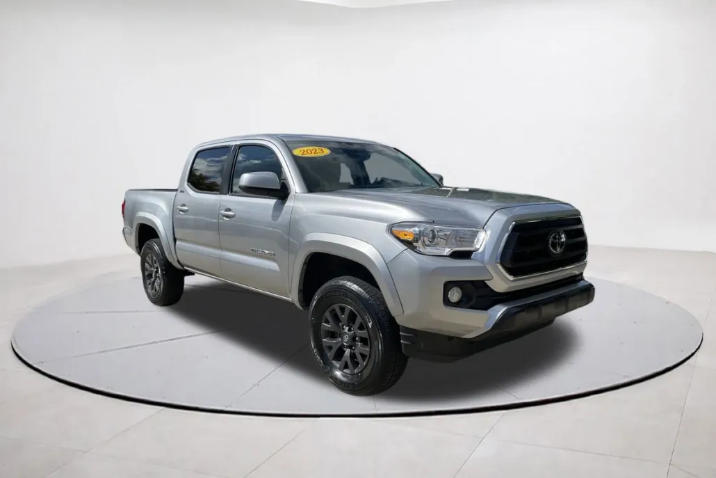 2023 Toyota Tacoma SR5 V6 4x4 photo 1