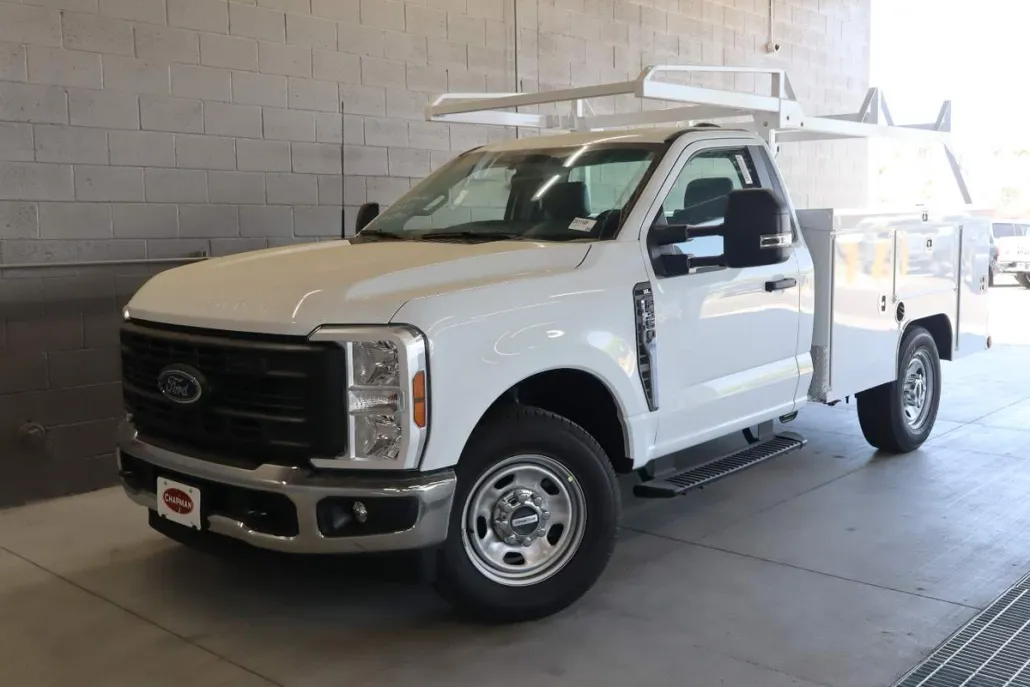2025 Ford F-350 XL photo 1