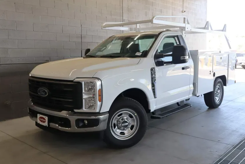 2025 Ford F-350 XL photo 1