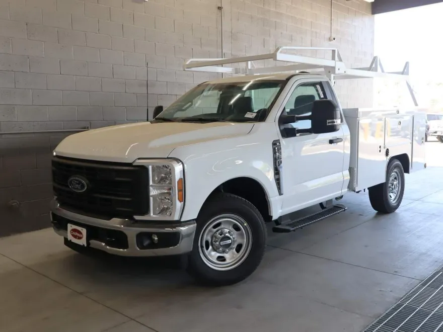 2025 Ford F-350 XL photo 1