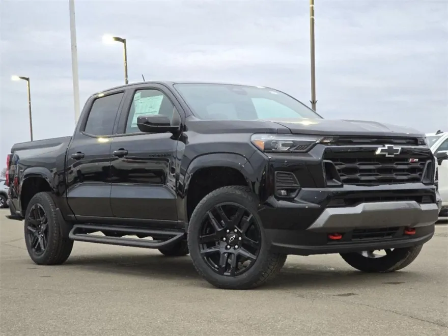 2025 Chevrolet Colorado Z71 photo 1