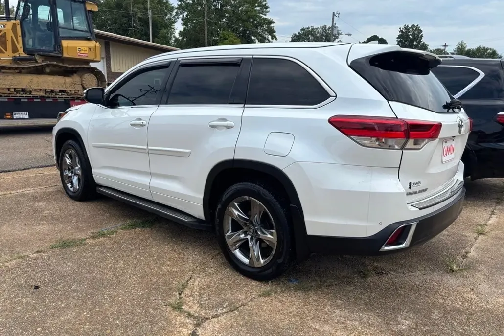 2018 Toyota Highlander Limited photo 1