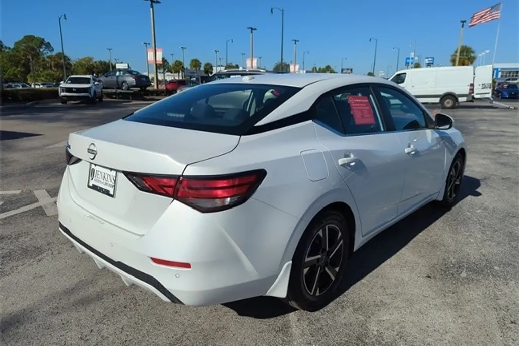 2025 Nissan Sentra SV photo 1