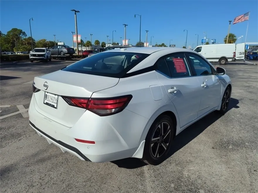 2025 Nissan Sentra SV photo 1