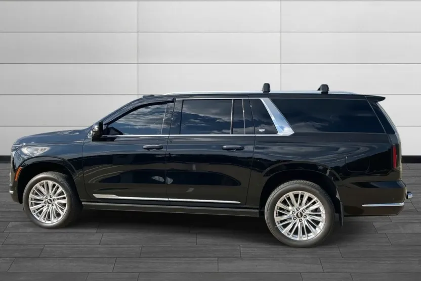 2025 Cadillac Escalade ESV Premium Luxury photo 1