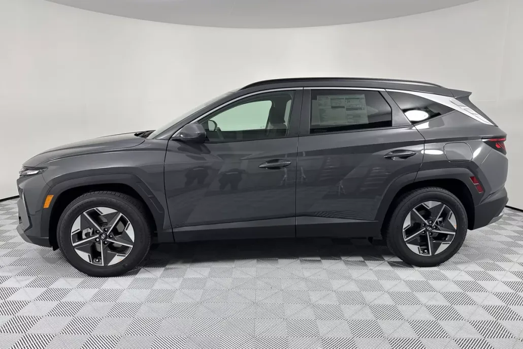 2025 Hyundai Tucson SEL photo 1
