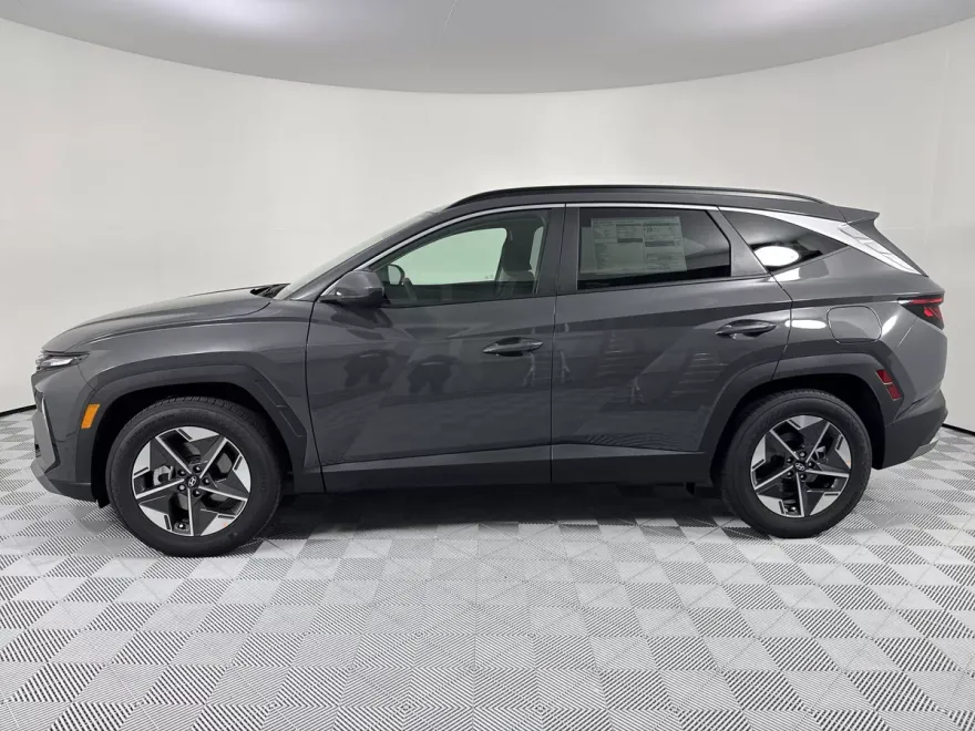 2025 Hyundai Tucson SEL photo 1