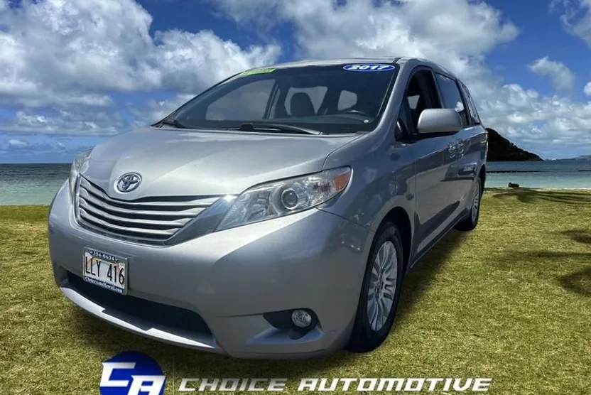 2017 Toyota Sienna Limited XLE Premium photo 1