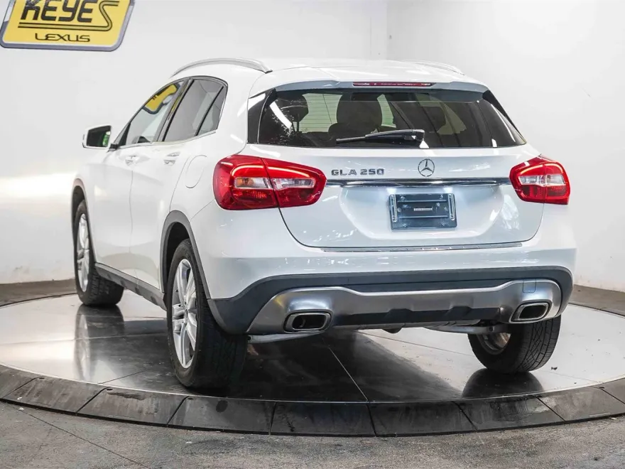 2018 Mercedes Benz GLA 250 photo 1