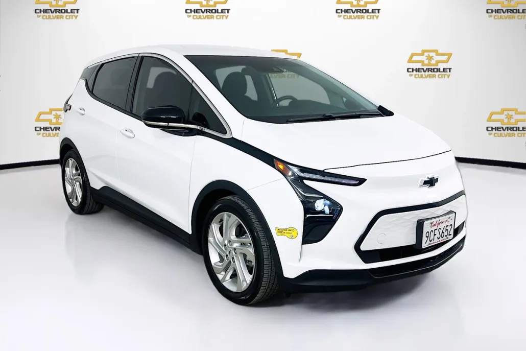 2022 Chevrolet Bolt EV 1LT photo 1