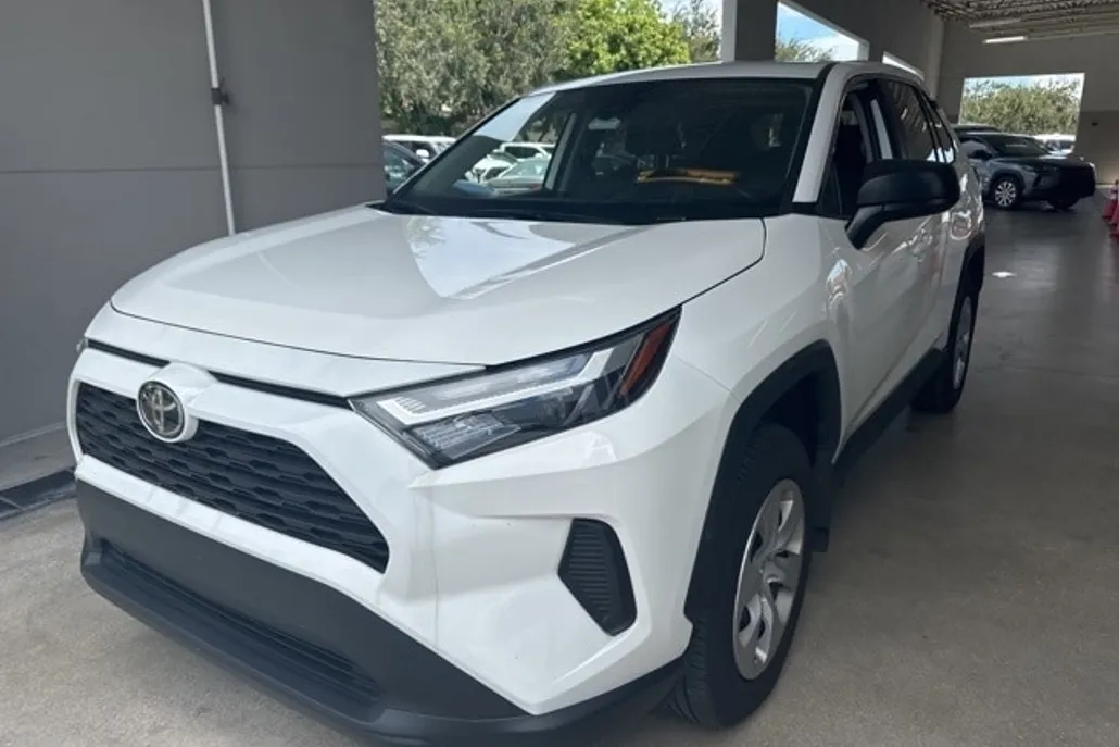 2025 Toyota RAV4 LE photo 1