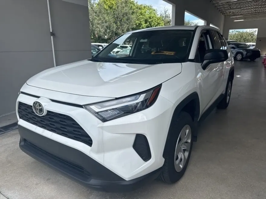 2025 Toyota RAV4 LE photo 1