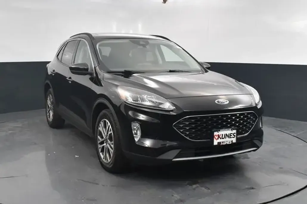 2022 Ford Escape SEL photo 1