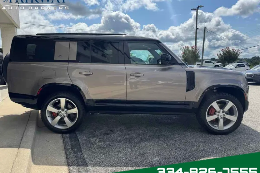 2023 Land Rover Defender 130 X photo 1