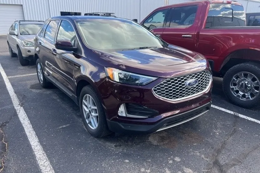 2023 Ford Edge SEL photo 1