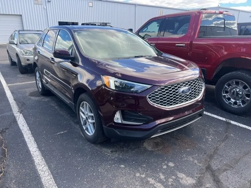 2023 Ford Edge SEL photo 1