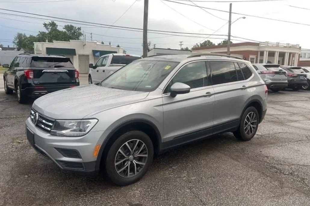 2019 Volkswagen Tiguan SE photo 1