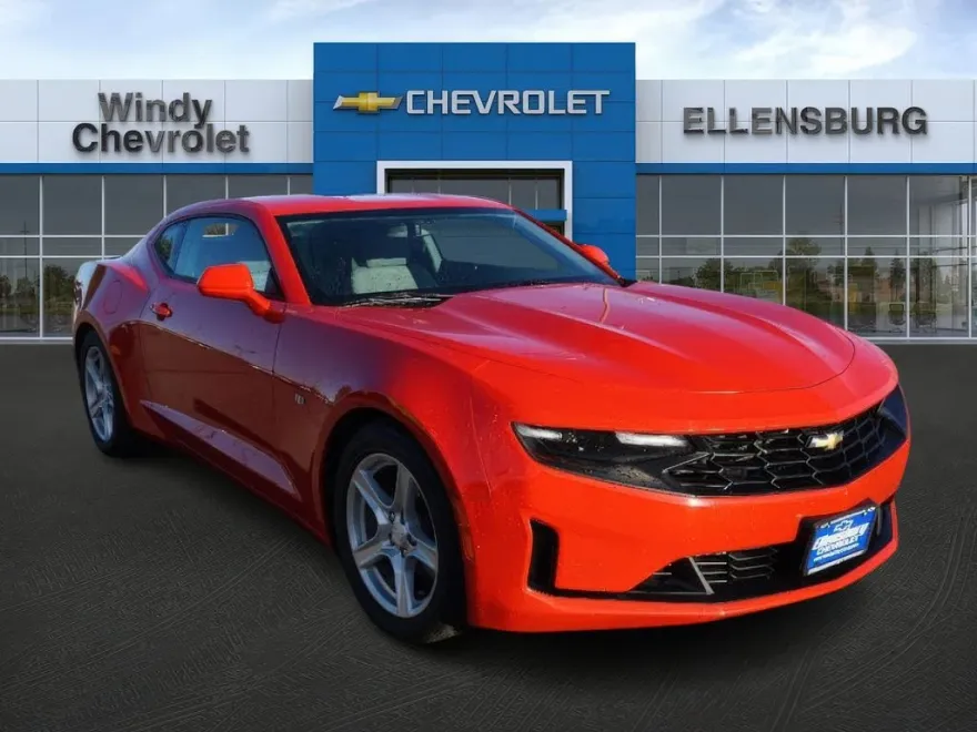 2023 Chevrolet Camaro 1LT photo 1