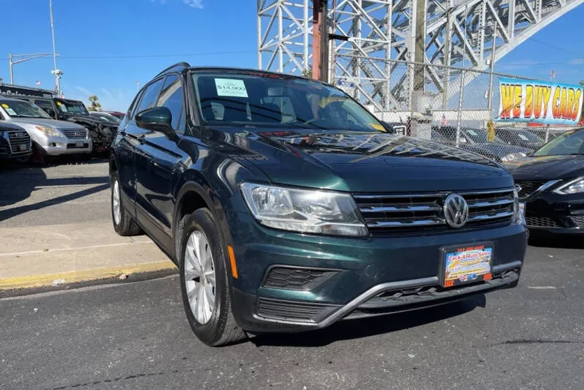 2019 Volkswagen Tiguan S photo 1