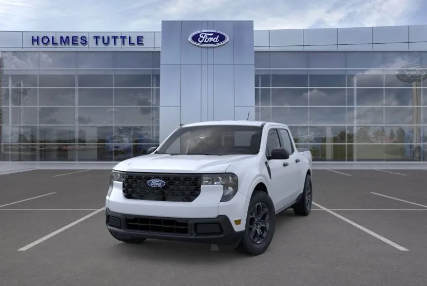 2025 Ford Maverick XLT photo 1