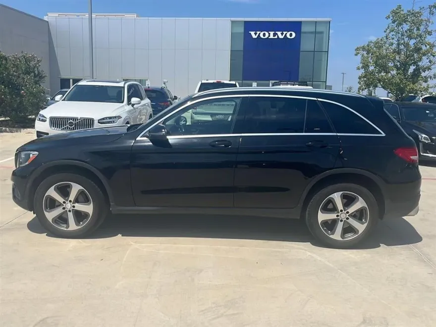 2016 Mercedes Benz GLC 300 photo 1