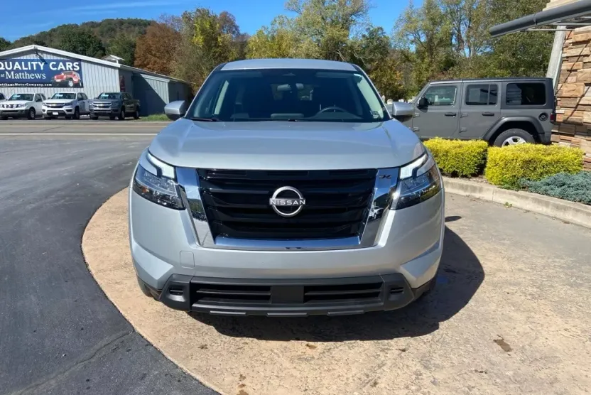 2022 Nissan Pathfinder S photo 1