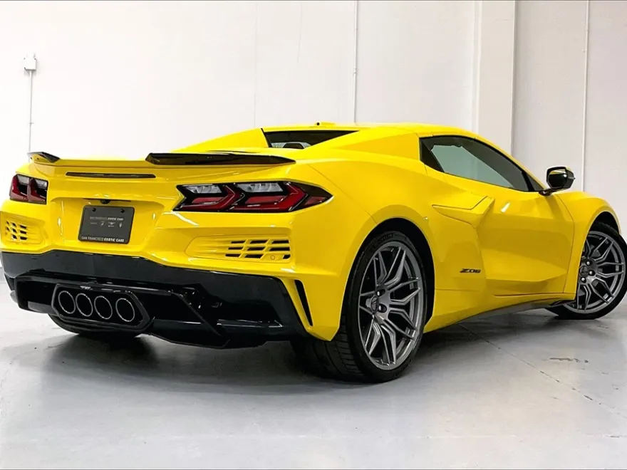 2025 Chevrolet Corvette Z06 Convertible photo 1