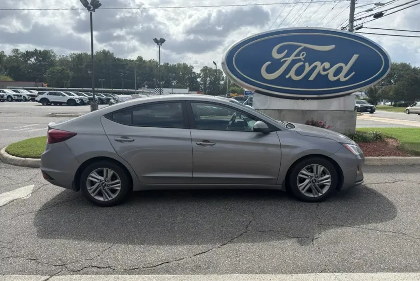 2020 Hyundai Elantra Value Edition photo 1