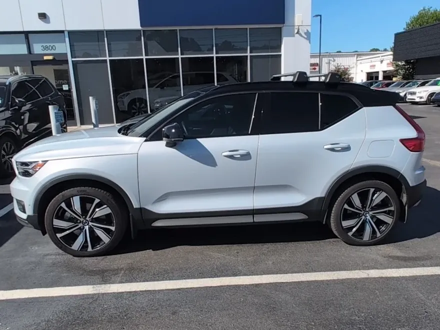 2022 Volvo XC40 Recharge P8 Ultimate photo 1