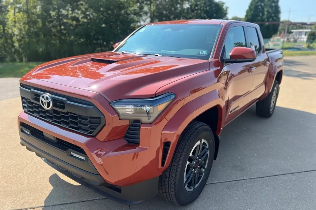 2025 Toyota Tacoma TRD Sport Double Cab photo 1
