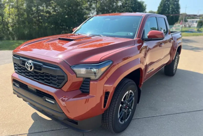 2025 Toyota Tacoma TRD Sport Double Cab photo 1