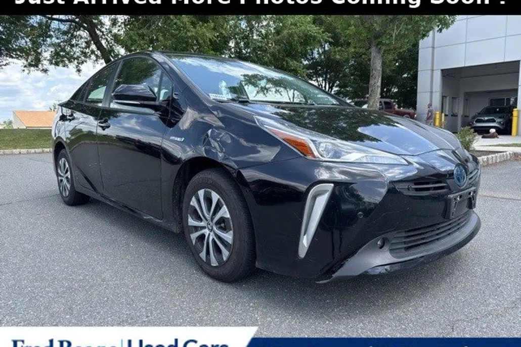 2019 Toyota Prius XLE AWD-e photo 1