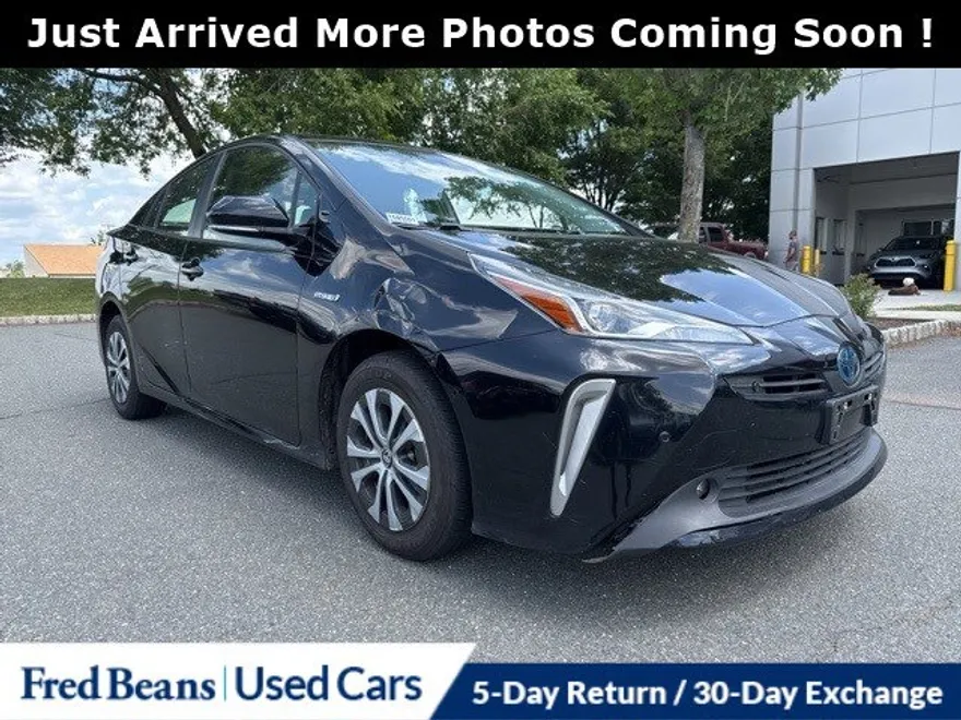 2019 Toyota Prius XLE AWD-e photo 1