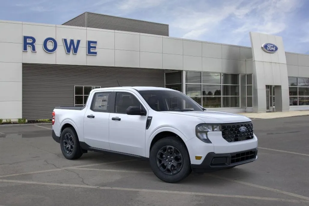 2025 Ford Maverick XLT photo 1