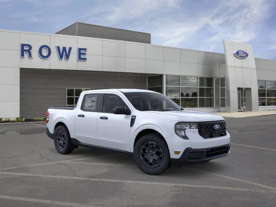 2025 Ford Maverick XLT photo 1