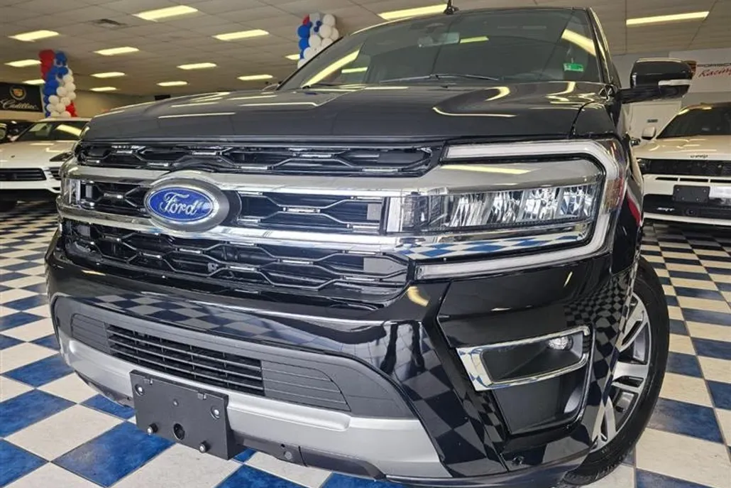 2024 Ford Expedition Limited photo 1