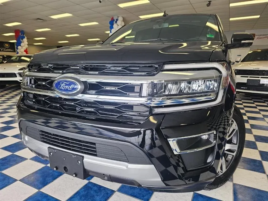 2024 Ford Expedition Limited photo 1