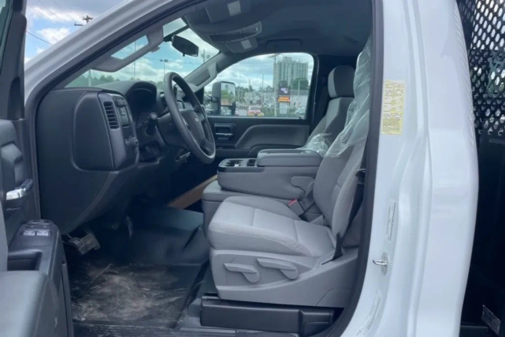 2023 Chevrolet Silverado 5500HD Work Truck photo 1
